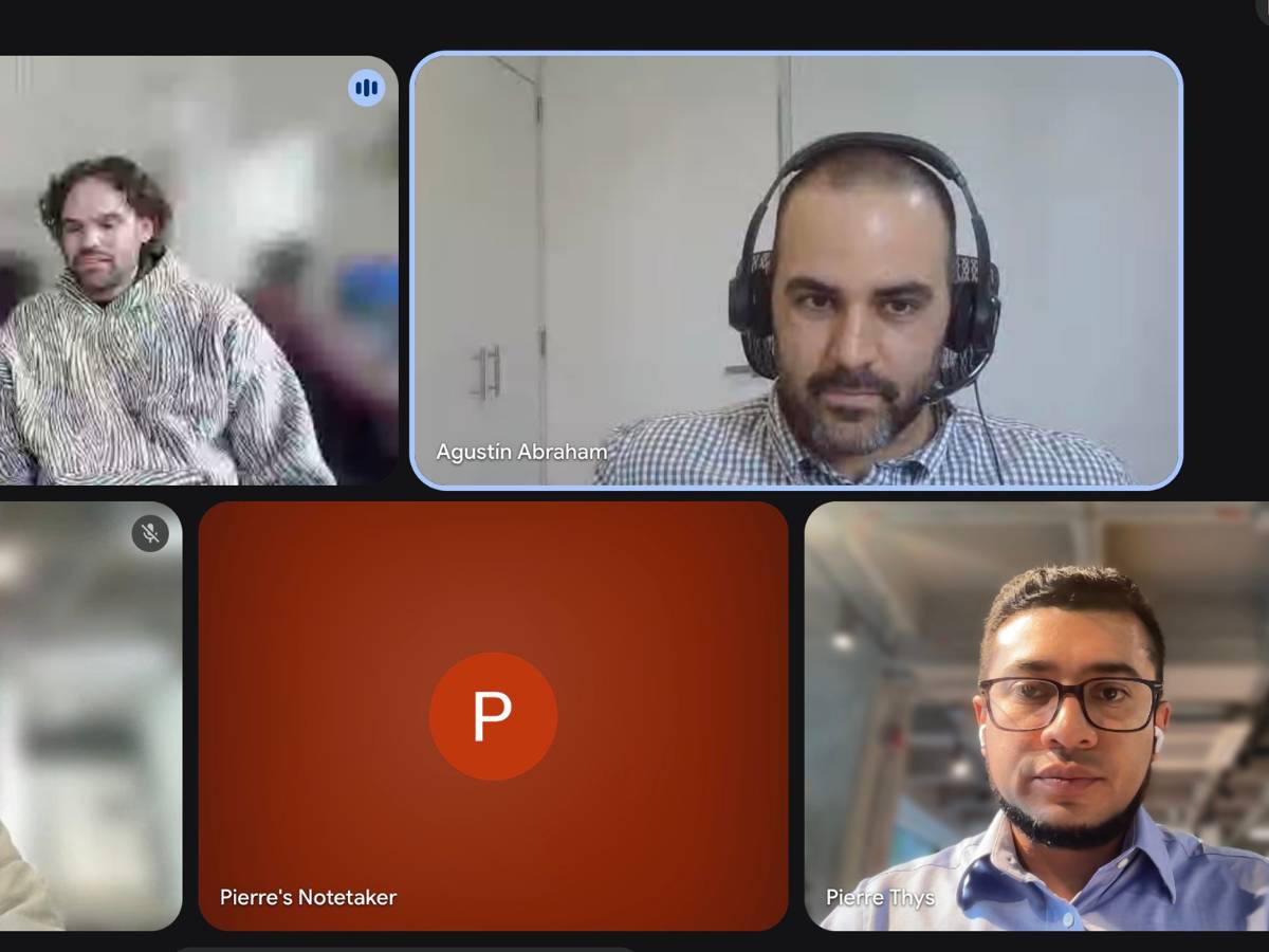 Reunión virtual entre proveedor y cliente